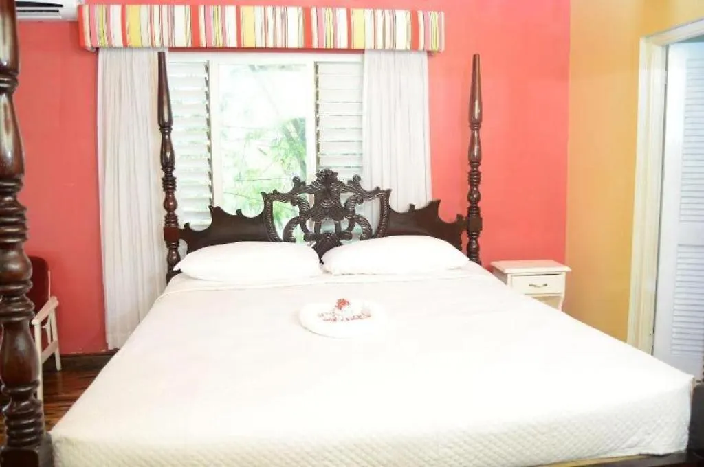 Gold Nugget Hotel Negril 3*,